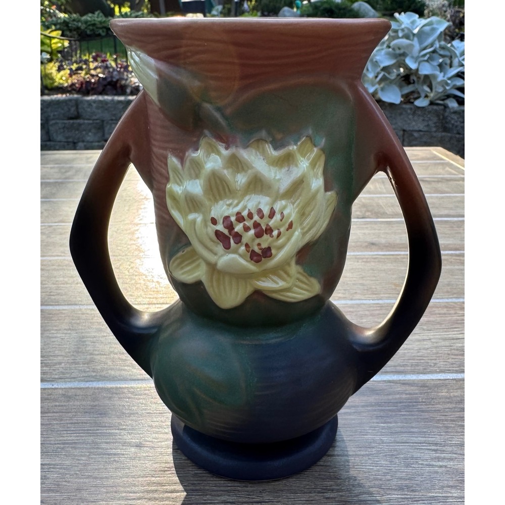 Roseville Reproduced Pottery Water Lily Vase 74-7 Double Handled  7 Inch